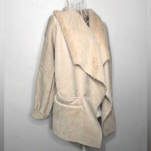 Twelfth Love Cream Sweater Jacket with Generous Faux Fur Collar. Sz M.